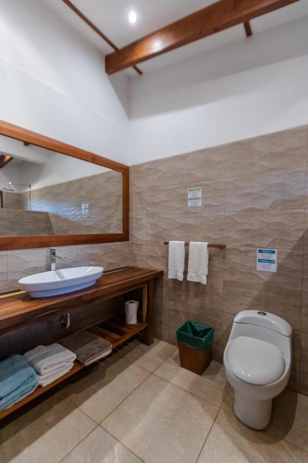 Salvatierra Beachfront Hotel Puerto Coyote Екстер'єр фото